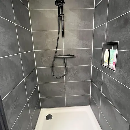 Hinterhaus Am Stadtrand *