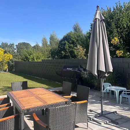 Hinterhaus Am Stadtrand *