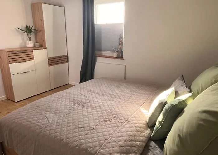 Apartment Hinterhaus Am Stadtrand *