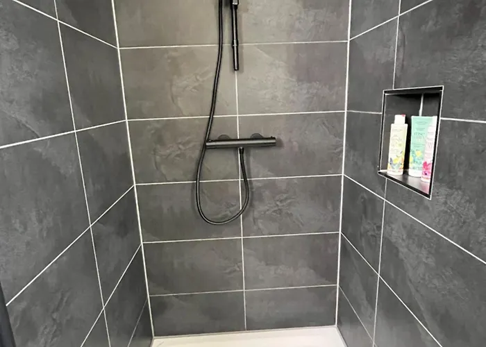 Hinterhaus Am Stadtrand *